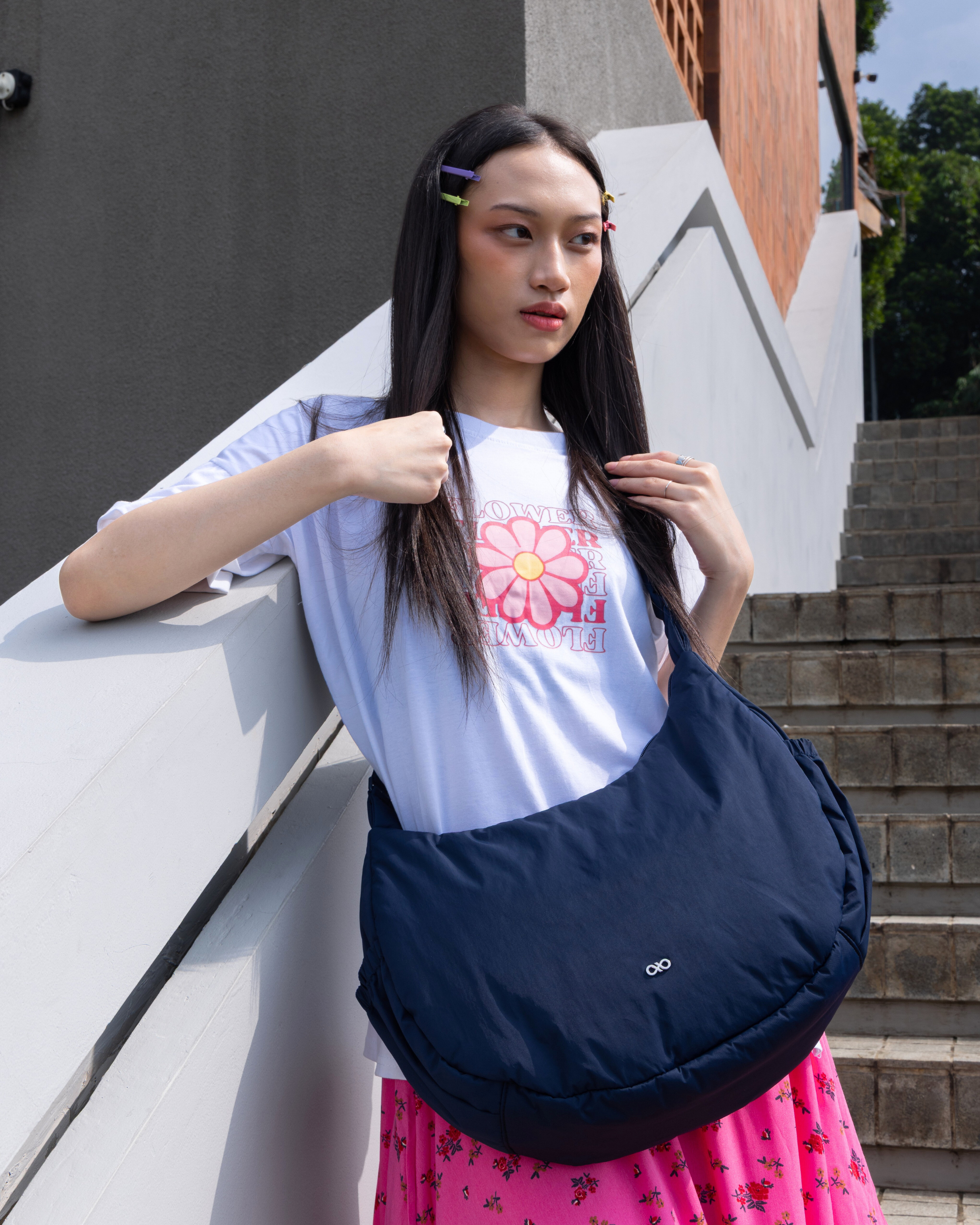 XL POSH CRESCENT BAG IN MIDNIGHT