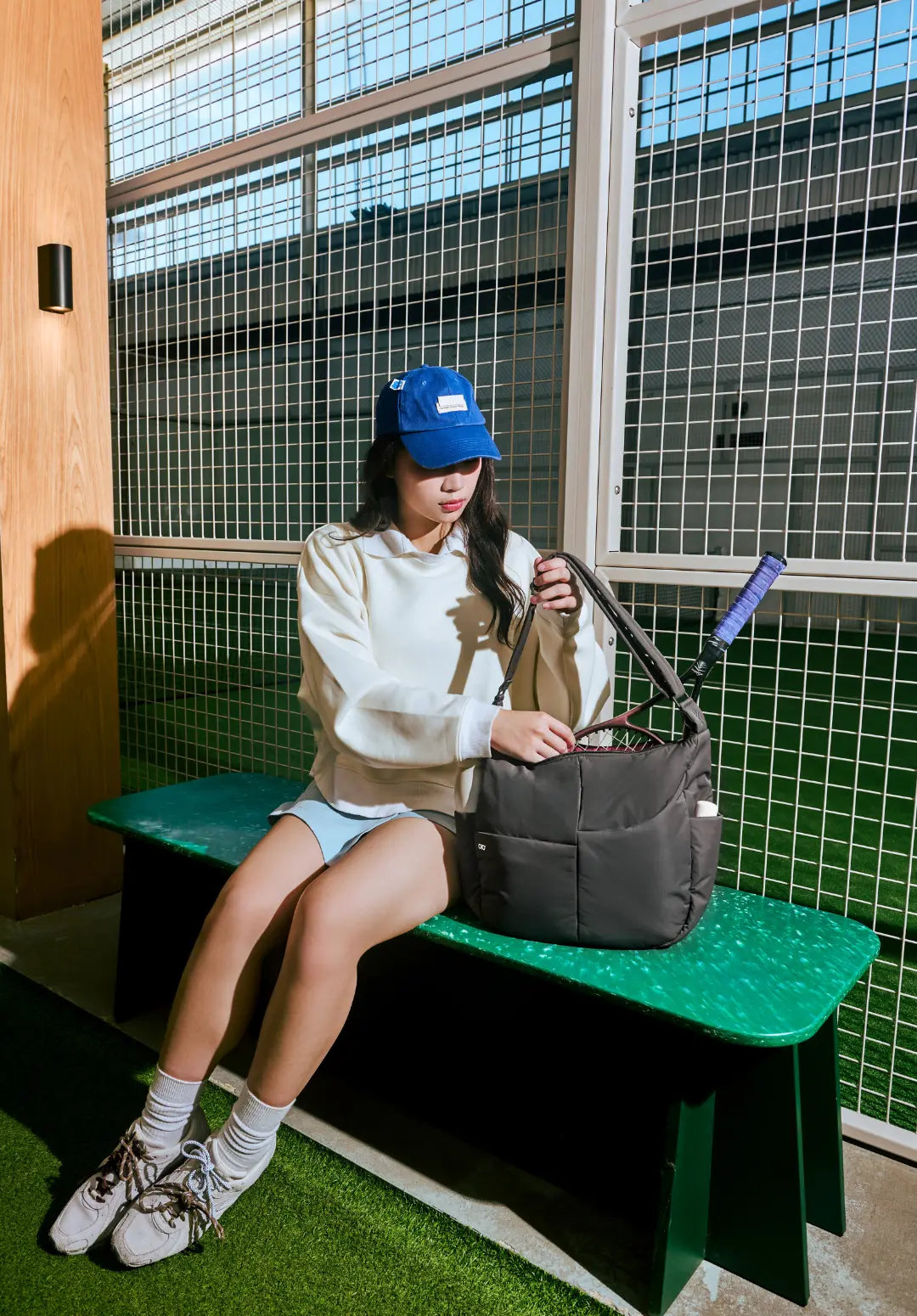 XL SIGNATURE POCKET CROSSBODY BAG IN STORM GREY