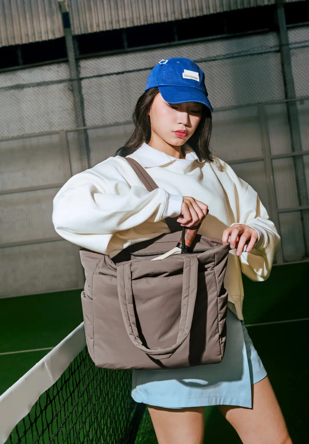 POSH TOTE BAG 2.0 IN TAUPE