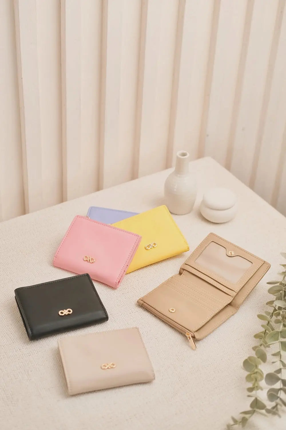 EDEN MAGIC PETITE WALLET IN BLACK The Sophia Label