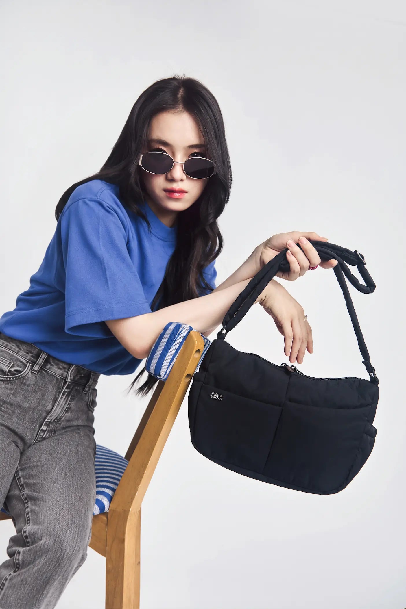 MINI SIGNATURE POCKET CROSSBODY BAG IN POSH JET BLACK