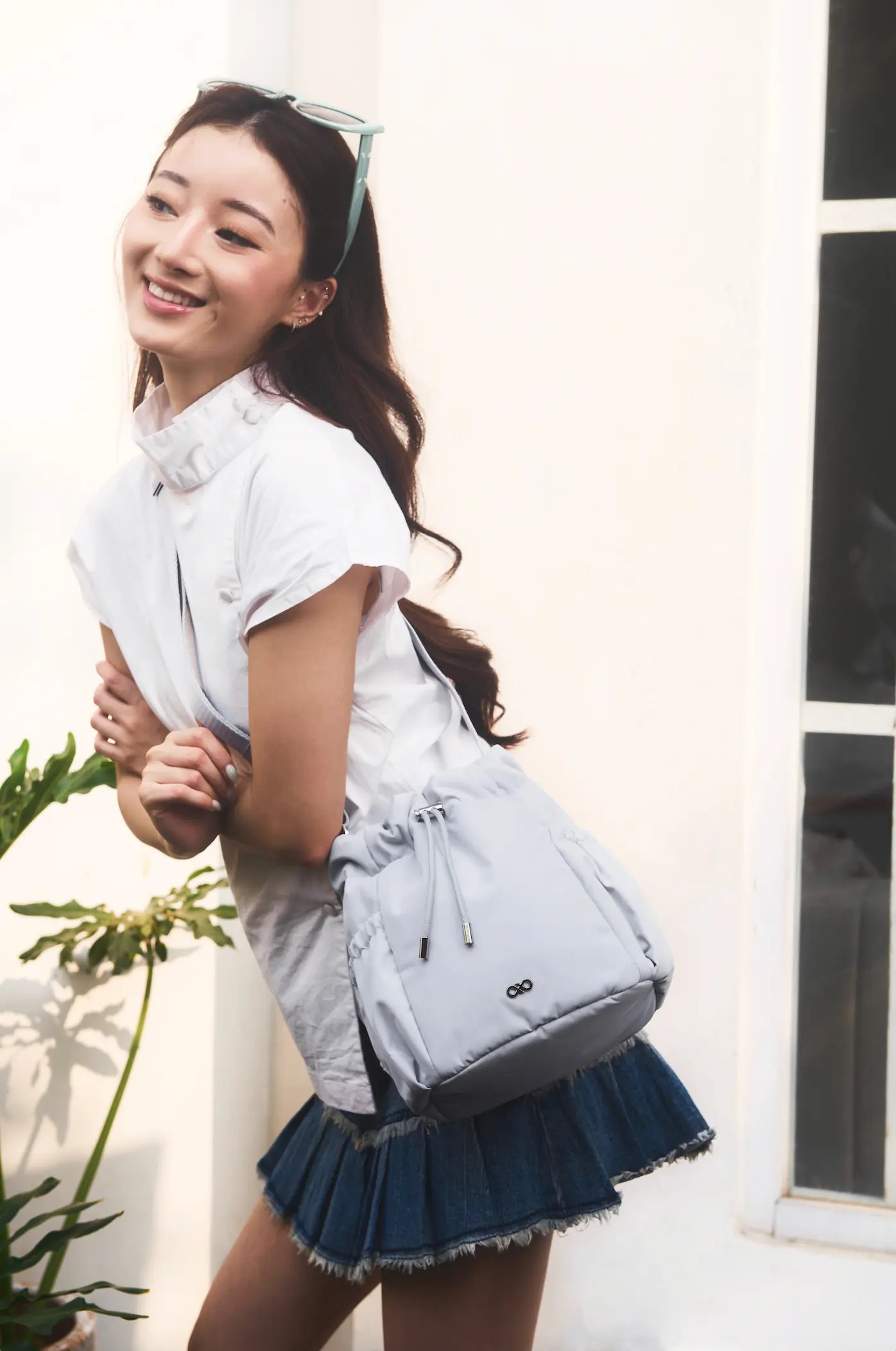 COSY LUXE BUCKET BAG IN FROST