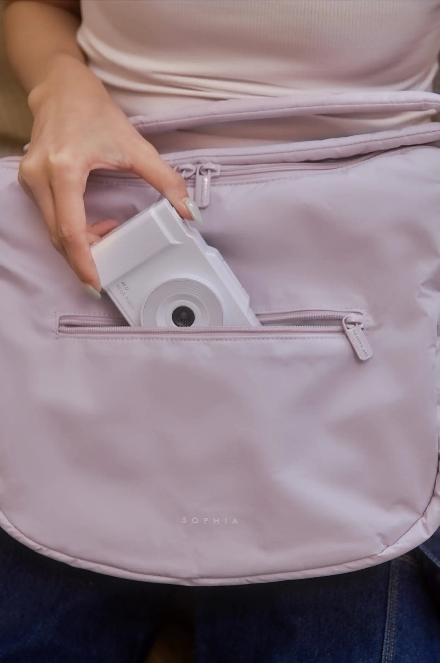 SIGNATURE POCKET CROSSBODY BAG 2.0 IN COSY BERRY