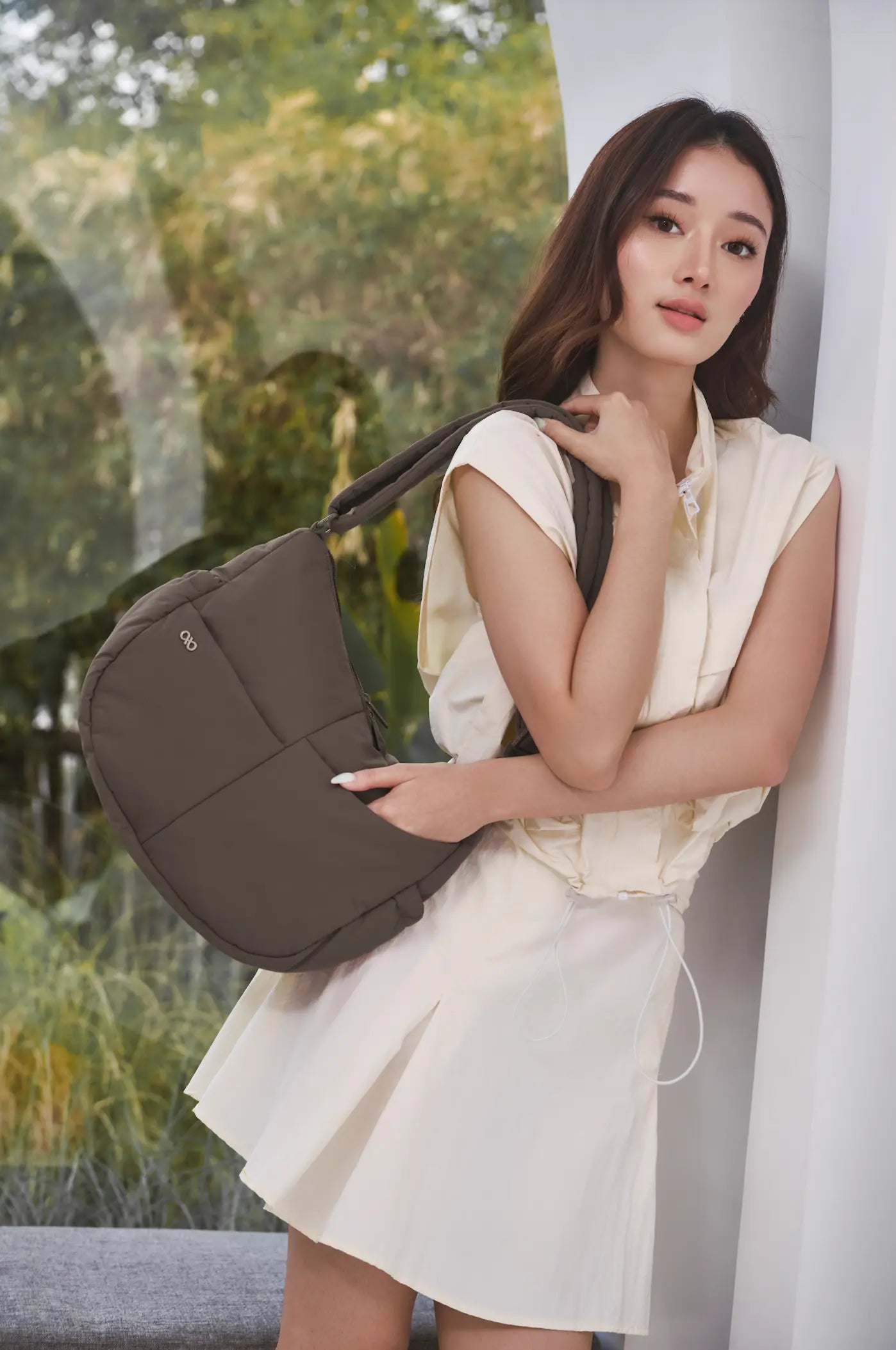 SIGNATURE POCKET CROSSBODY BAG 2.0 IN POSH TAUPE