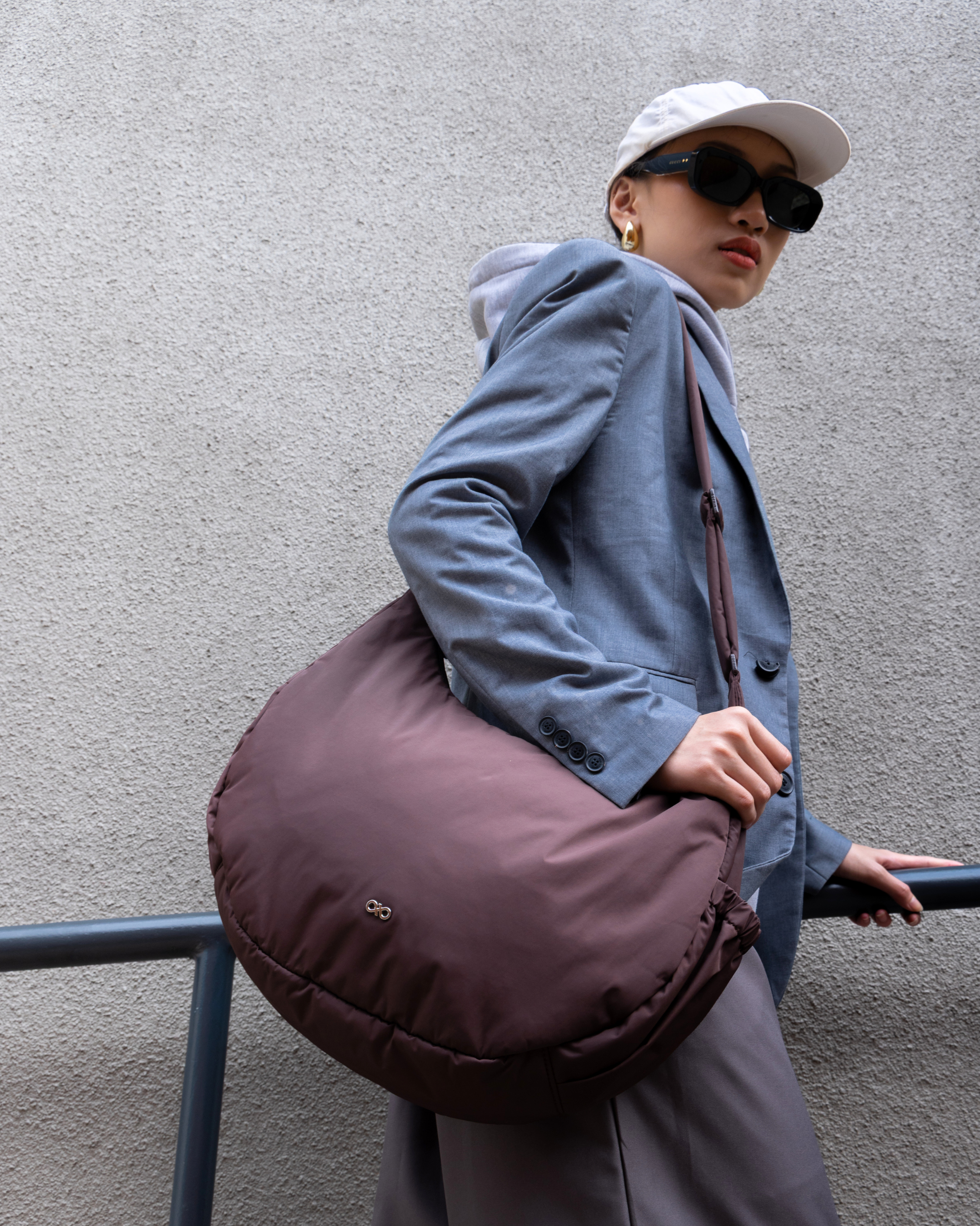 XL POSH CRESCENT BAG IN CHOCO