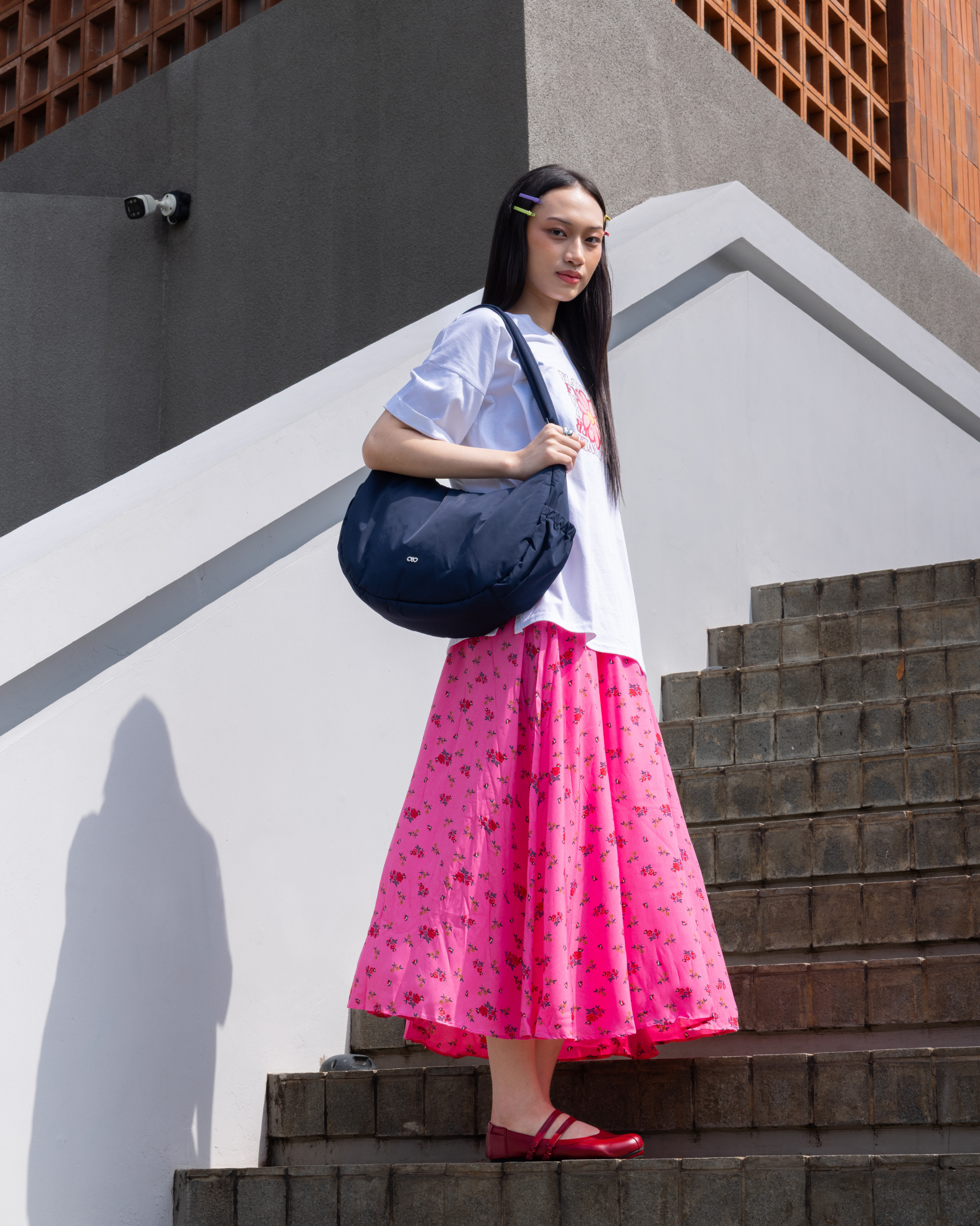 XL POSH CRESCENT BAG IN MIDNIGHT