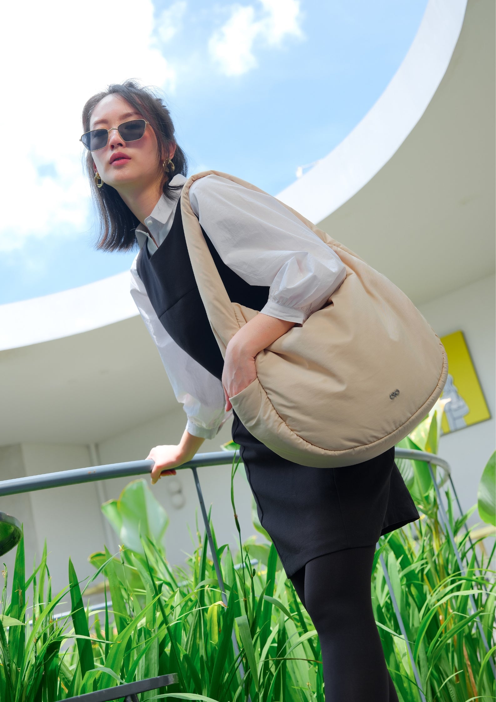 POSH SLOUCHY HOBO IN CRÈME