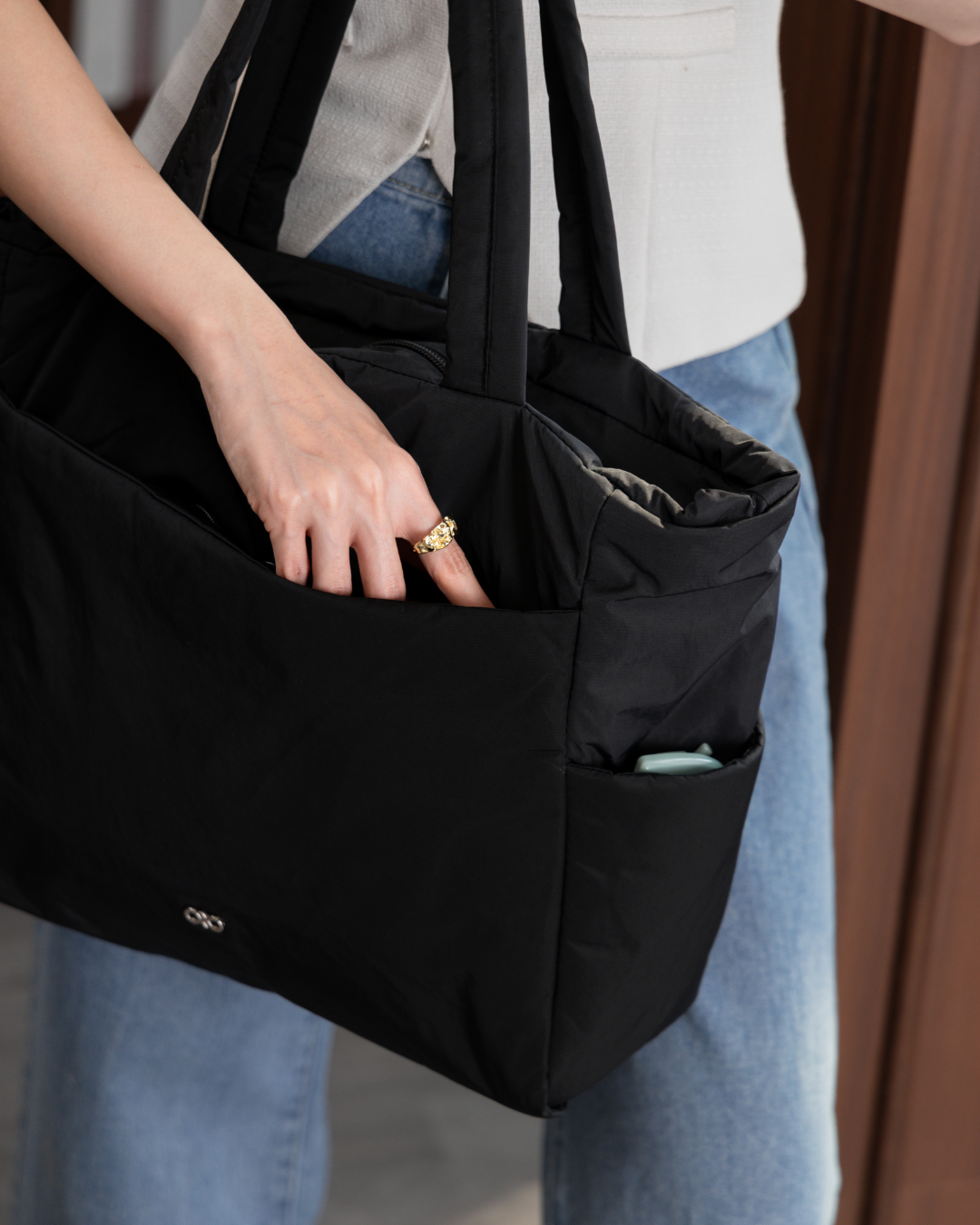 POSH TOTE BAG IN JET BLACK