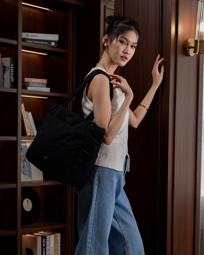 POSH TOTE BAG IN JET BLACK