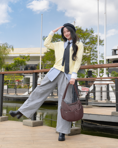 SIGNATURE POCKET CROSSBODY BAG IN POSH CHOCO