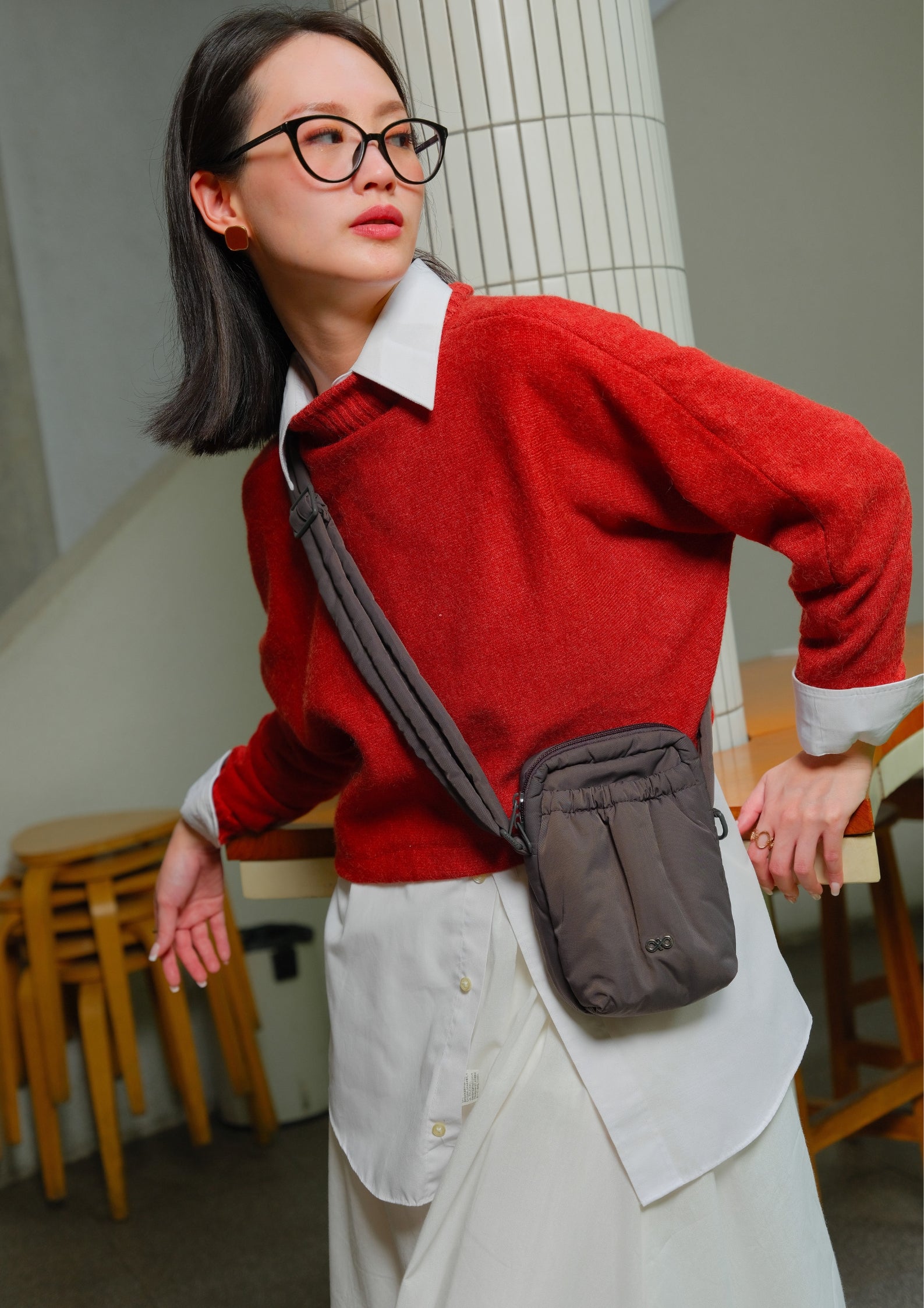 POSH SWIFT SLING IN GRAPHITE