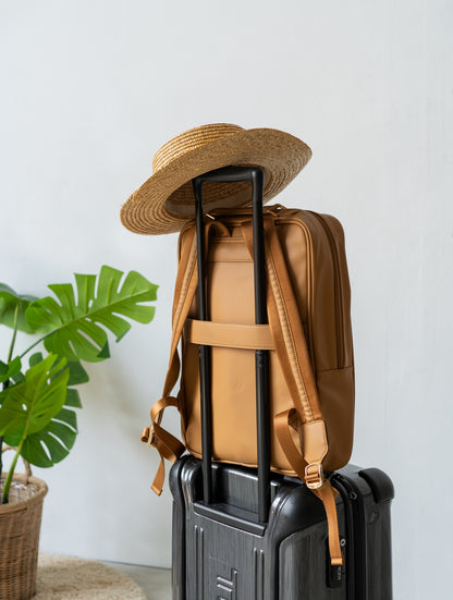 ANDERS MAGIC LAPTOP BACKPACK IN CAMEL