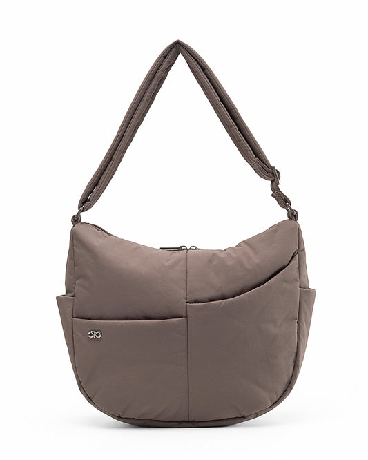 SIGNATURE POCKET CROSSBODY BAG IN POSH TAUPE