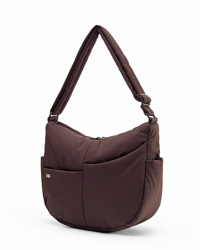 SIGNATURE POCKET CROSSBODY BAG IN POSH CHOCO