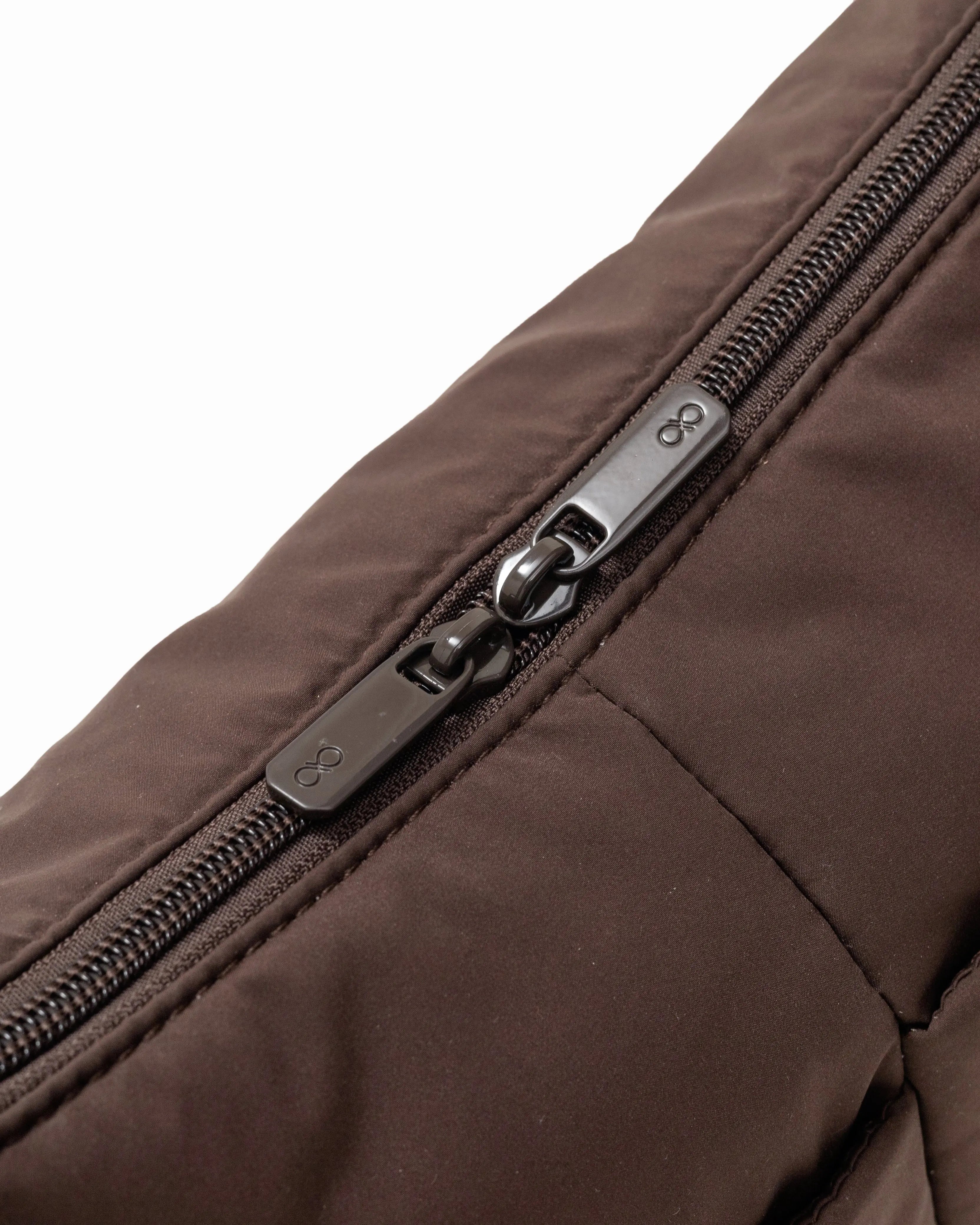 MINI SIGNATURE POCKET CROSSBODY BAG IN COSY LUXE CACAO 