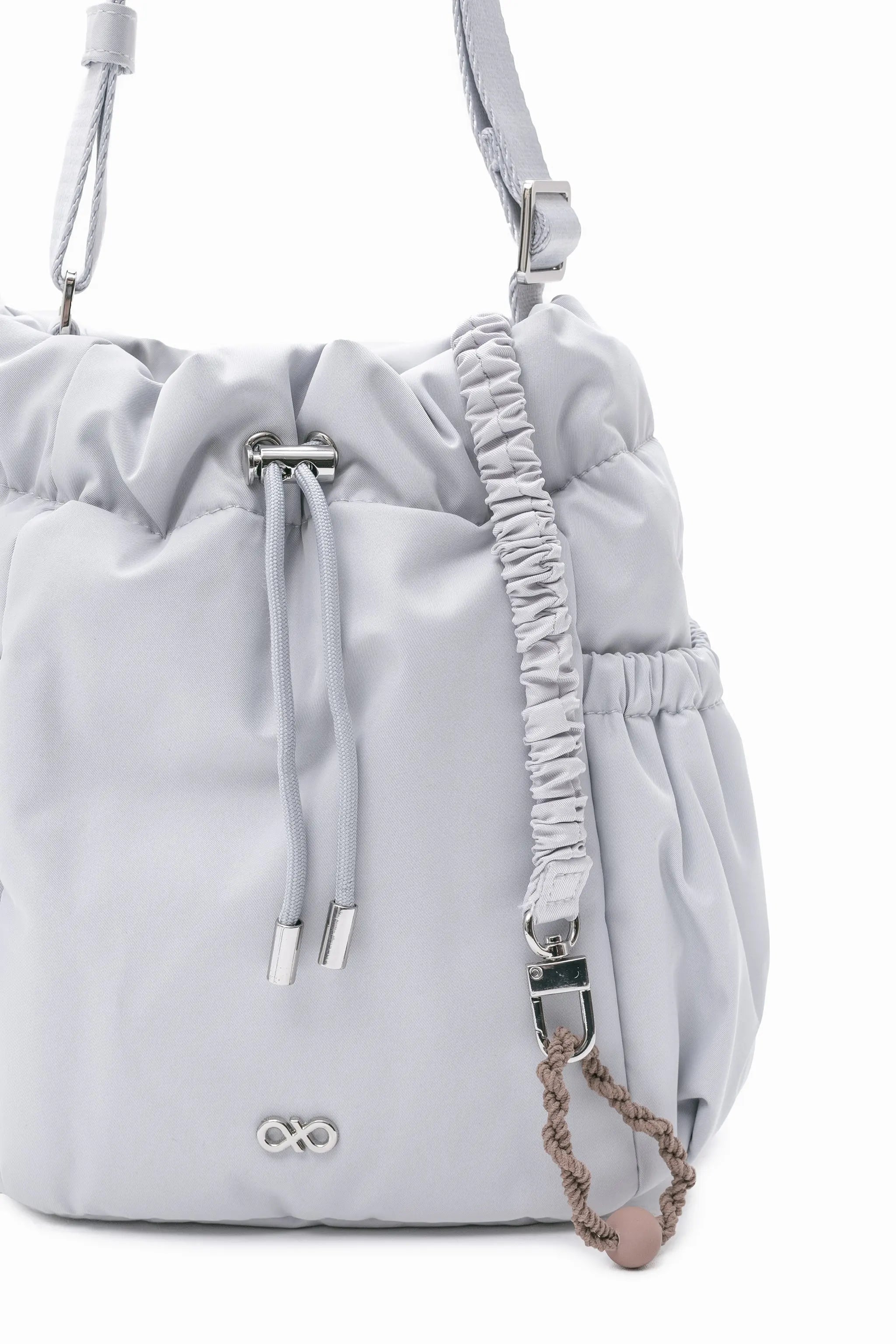 COSY LUXE BUCKET BAG IN FROST 