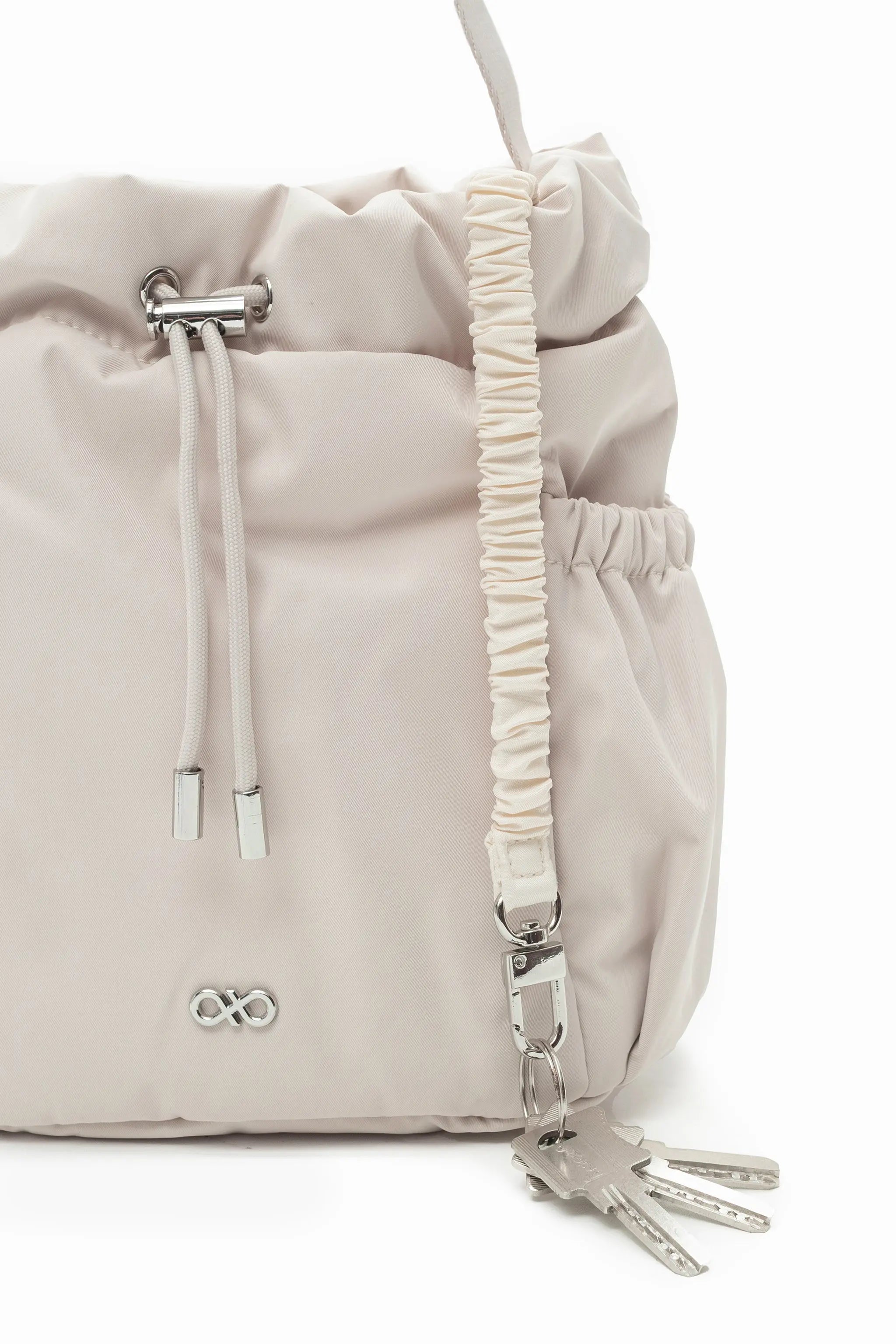 COSY LUXE BUCKET BAG IN OAT 