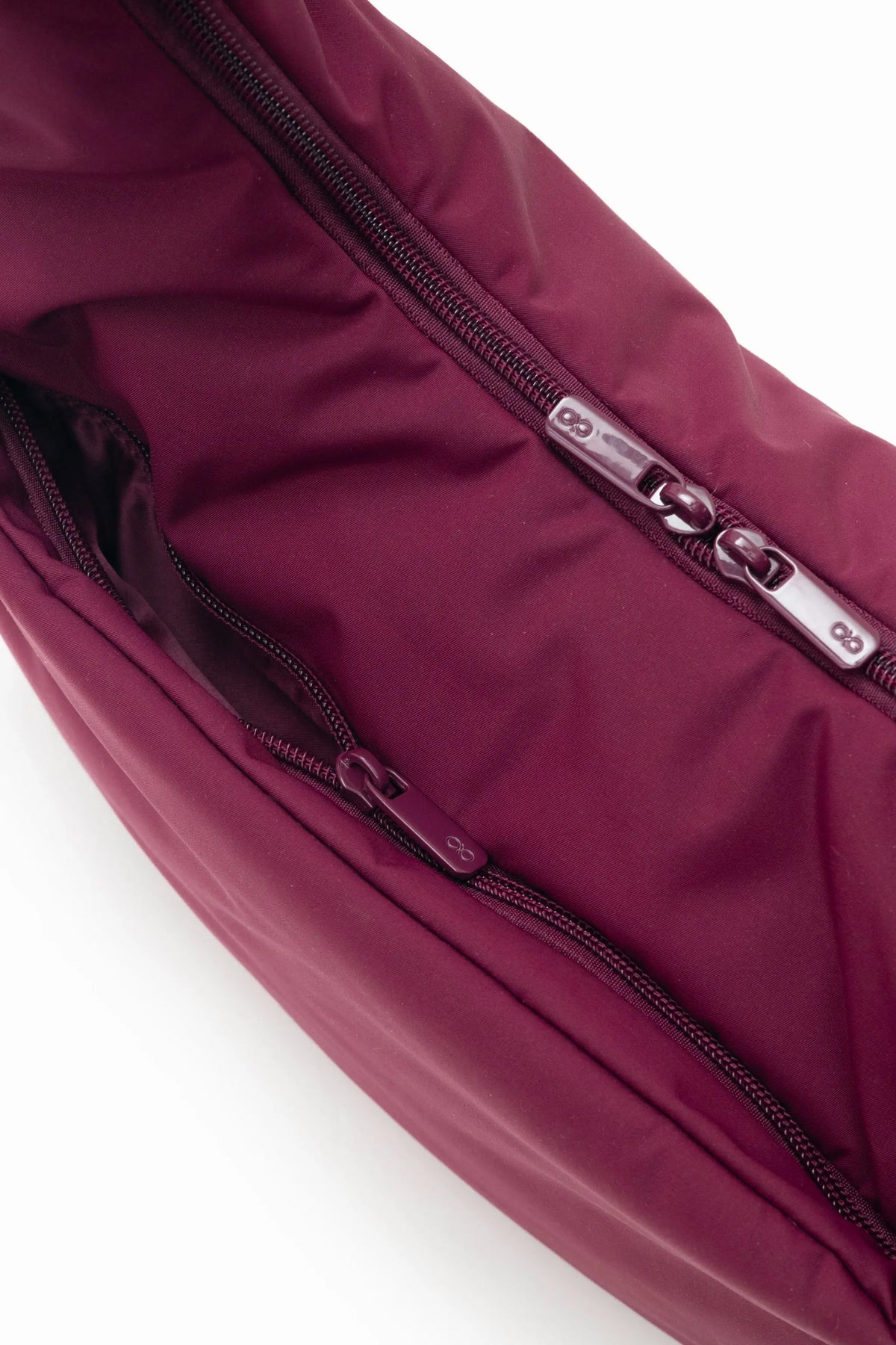 COSY LUXE L CRESCENT BAG 2.0 IN WINE 