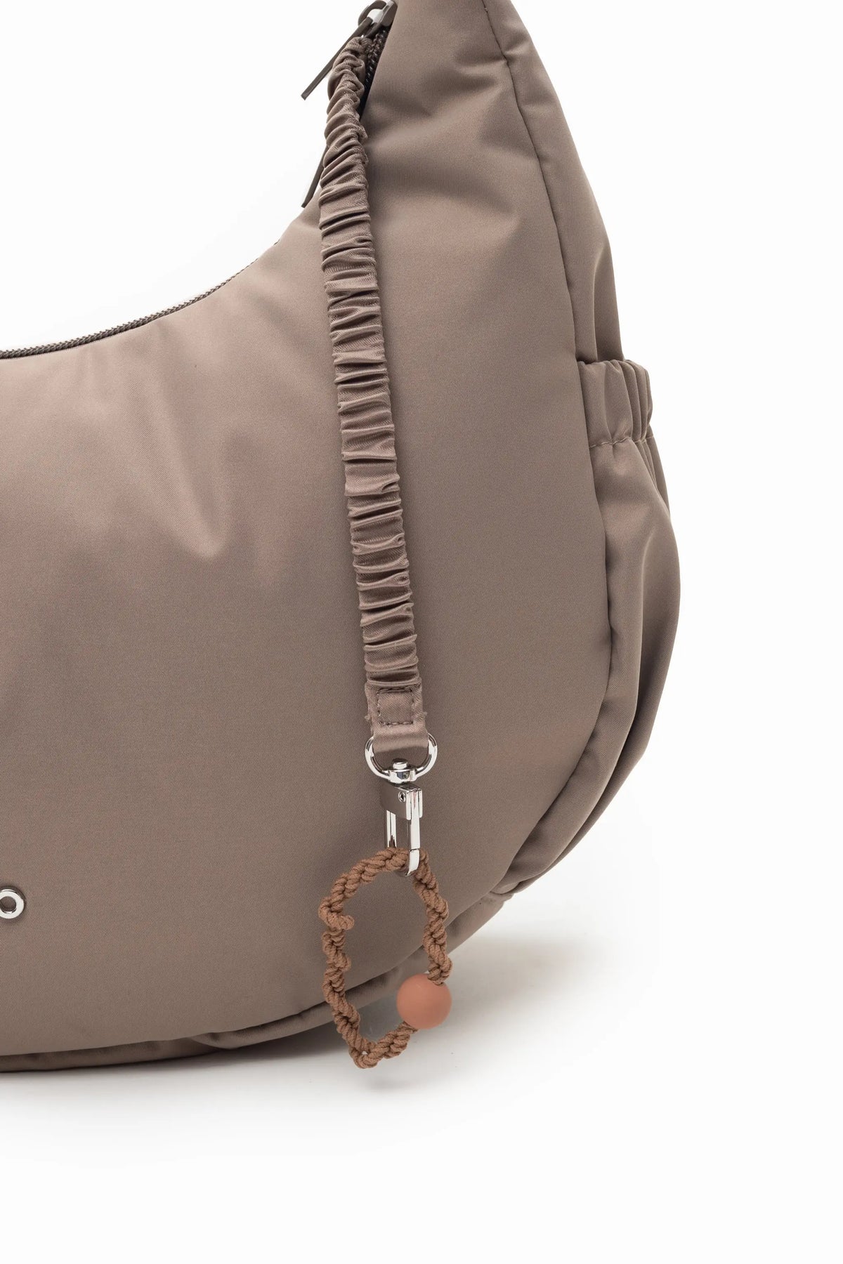COSY LUXE L CRESCENT BAG 2.0 IN TAUPE 