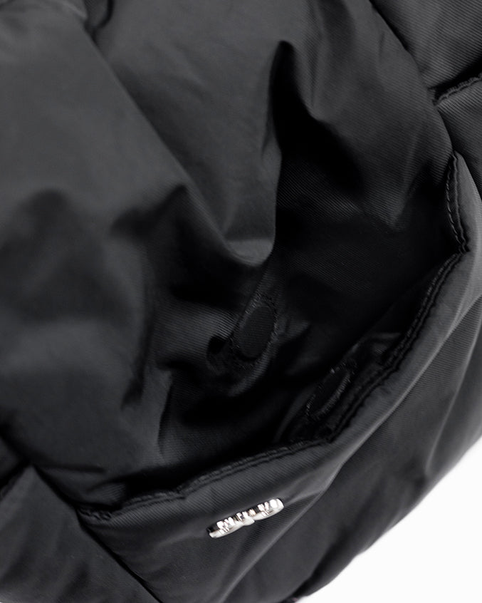 SIGNATURE POCKET CROSSBODY BAG IN POSH JET BLACK