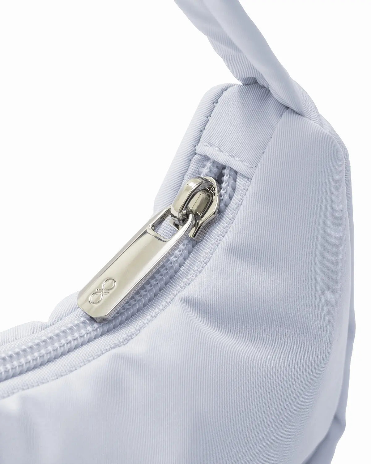 NANO POUCH IN FROST 