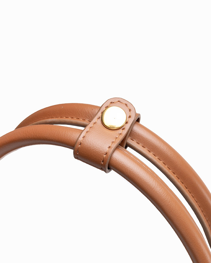 SIGNATURE POCKET M REI TOTE BAG IN CAMEL