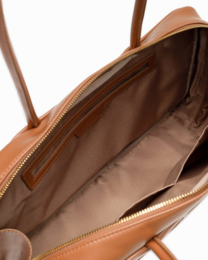 SIGNATURE POCKET L REI TOTE BAG IN CAMEL