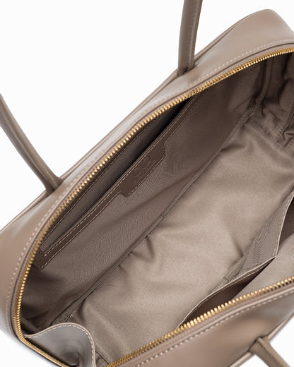 SIGNATURE POCKET M REI TOTE BAG IN TAUPE