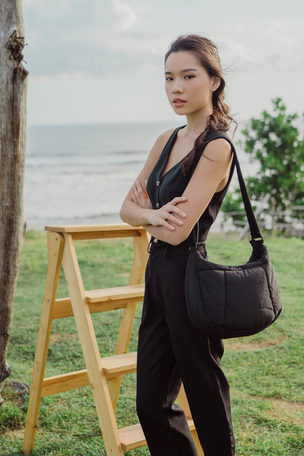 [BACKORDER] COSY PUFFY CROSSBODY BAG IN JET BLACK - END OCT 2023 ARRIVAL