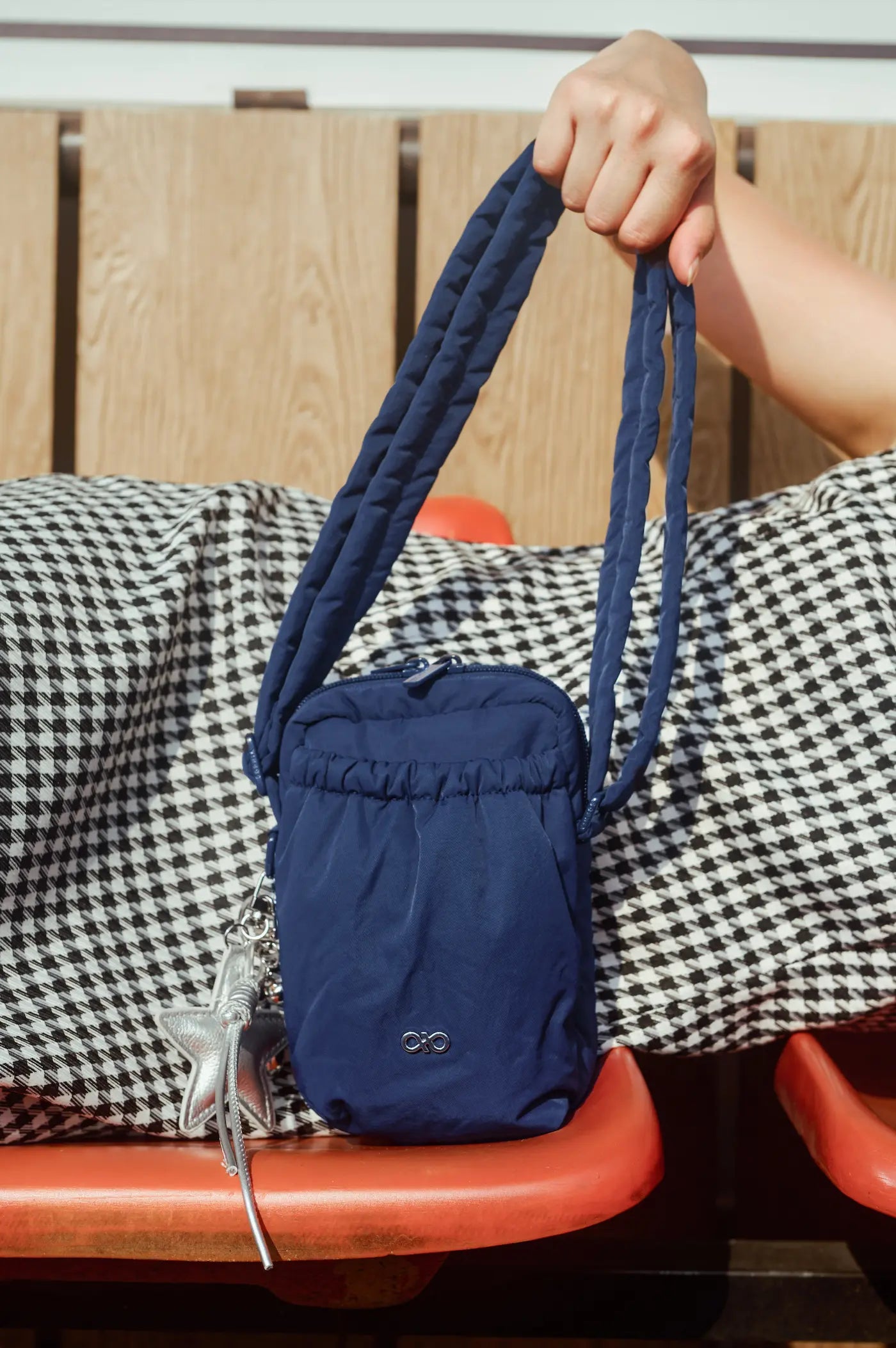POSH SWIFT SLING IN MIDNIGHT 