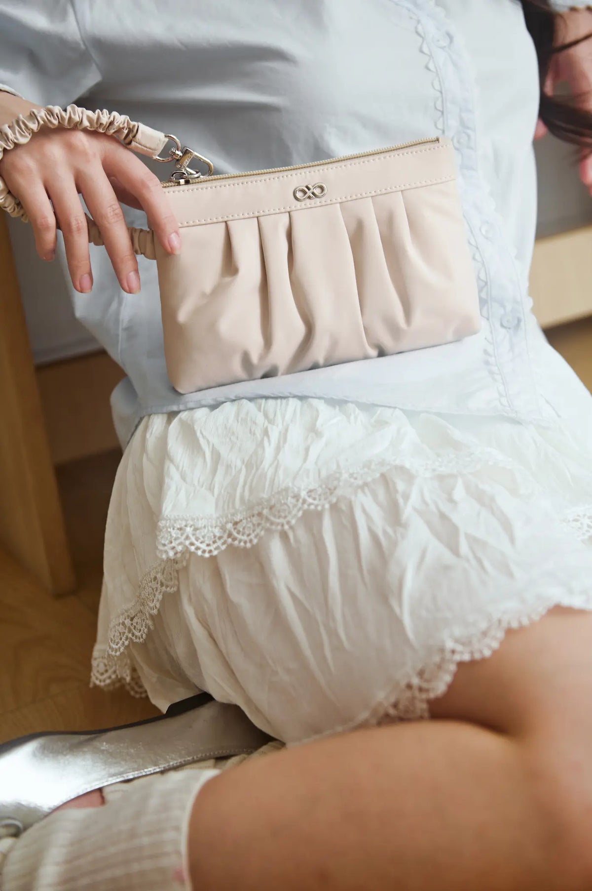 THE DAILY WRISTLET IN OAT 