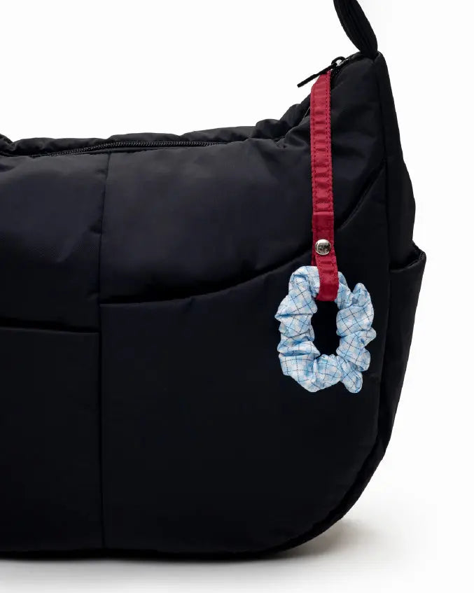 XL SIGNATURE POCKET CROSSBODY BAG IN JET BLACK 