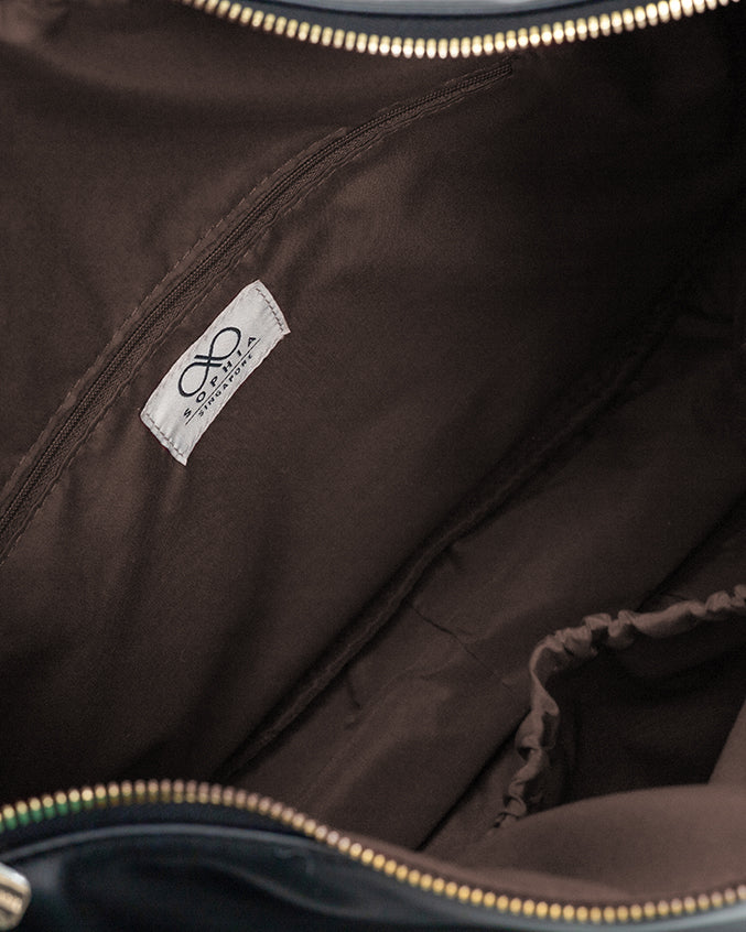 SIGNATURE POCKET SLOUCHY HOBO IN BLACK