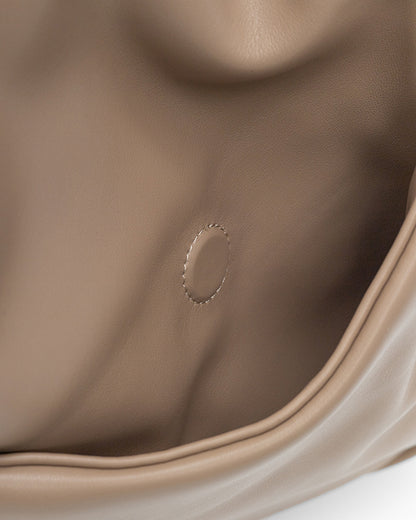SIGNATURE POCKET SLOUCHY HOBO IN LATTE