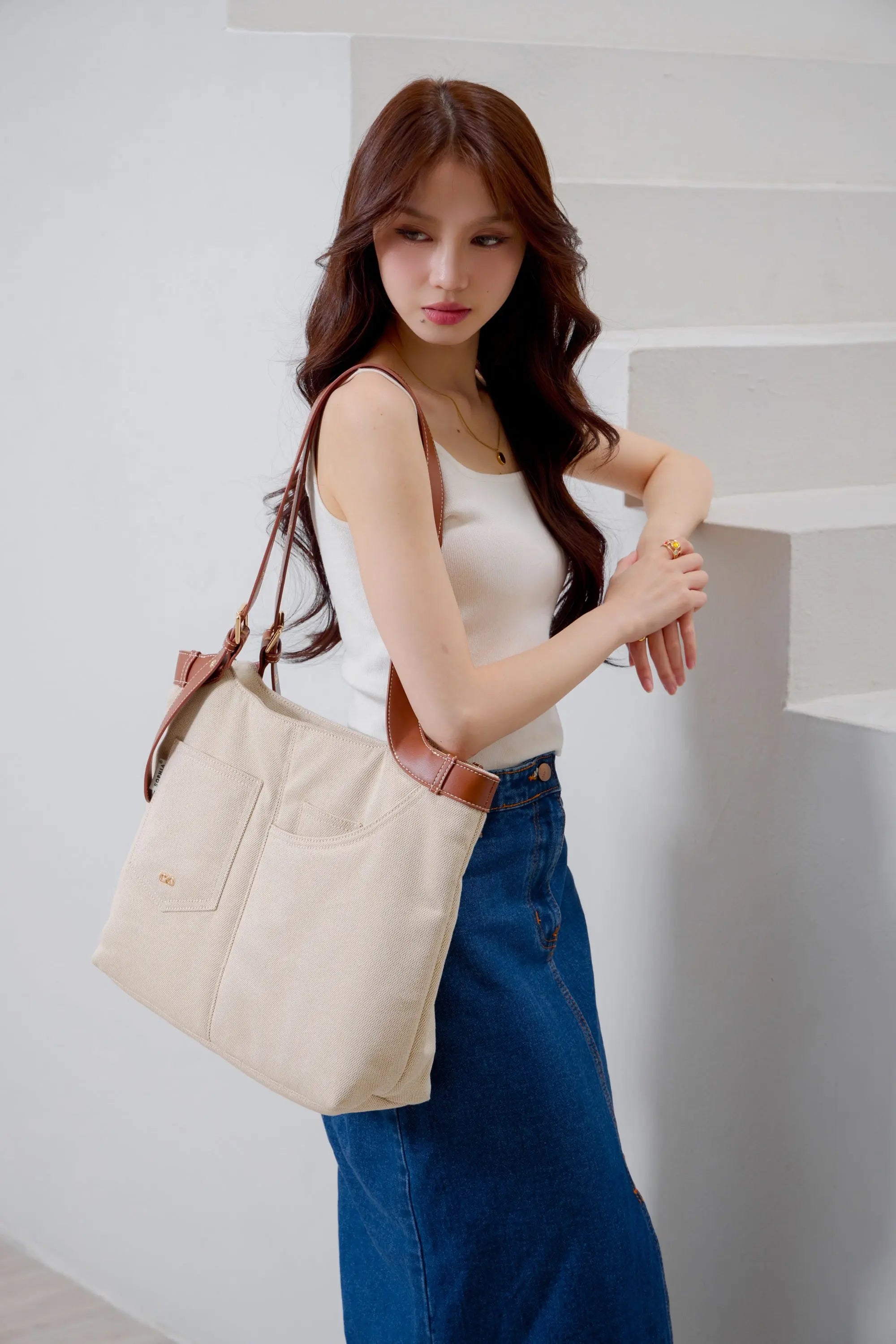 CALLY CANVAS SIGNATURE POCKET TOTE BAG - The Sophia Label