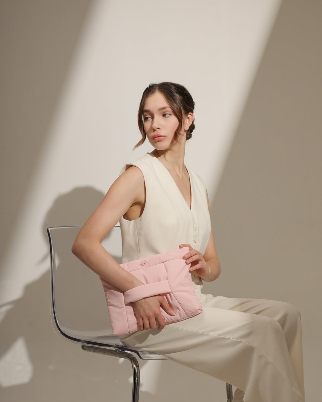 COSY PUFFY CLUTCH BAG IN PEONY
